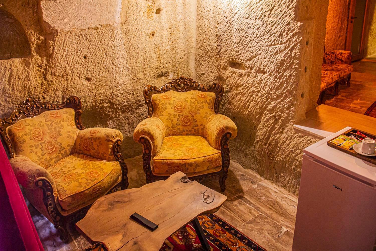 Junior Ottoman Cave Bed and Breakfast Ürgüp Exteriör bild