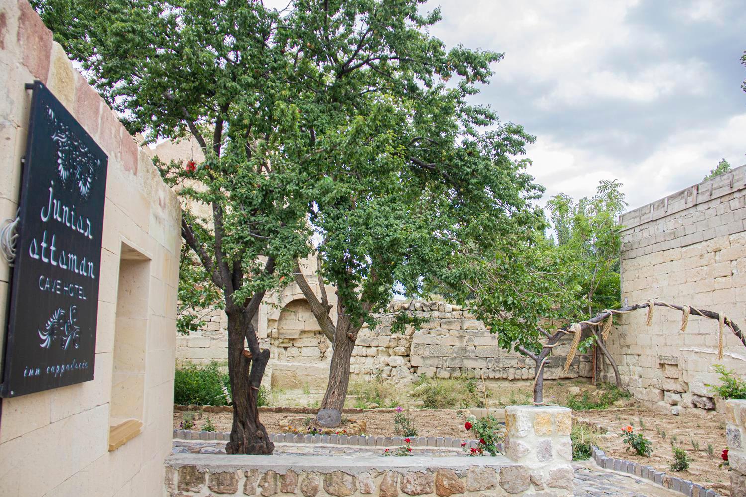 Junior Ottoman Cave Bed and Breakfast Ürgüp Exteriör bild
